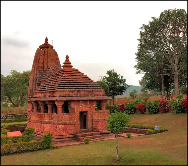 Pataleshwar temple