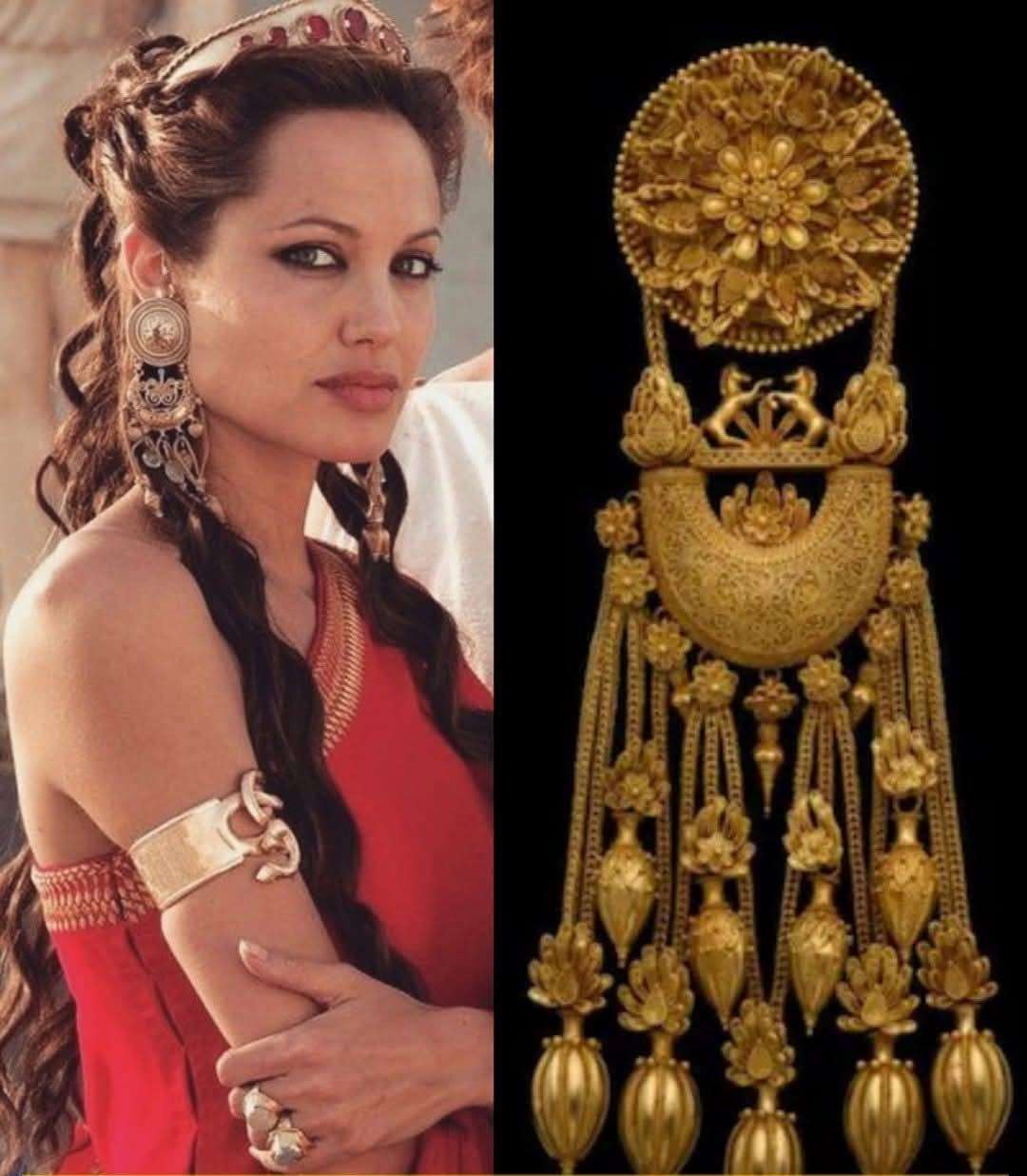 Ancient Greek gold earrings