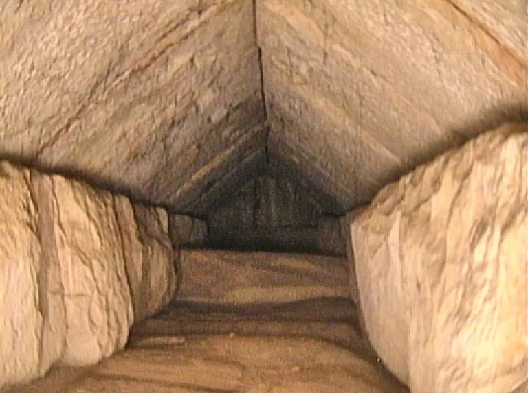 Great Pyramid of Giza hidden passage