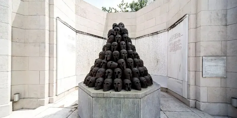 Liège Greek soldiers monument