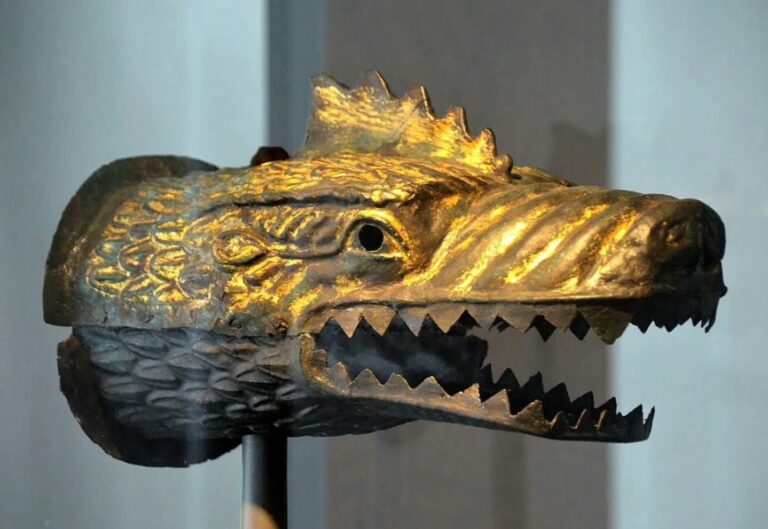 Roman dracon draco standard