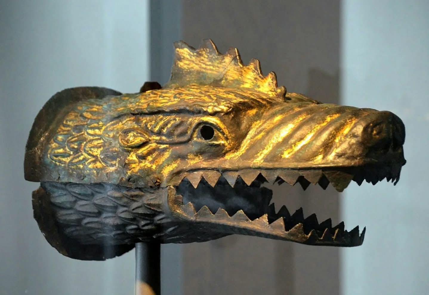 Roman dracon draco standard