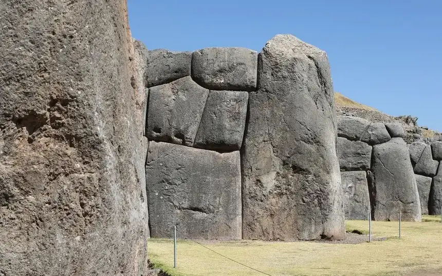 Sacsayhuamán Inca stonework precision