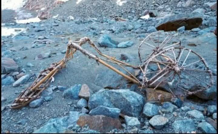 Schwarzhorag Glacier bamboo cart discovery